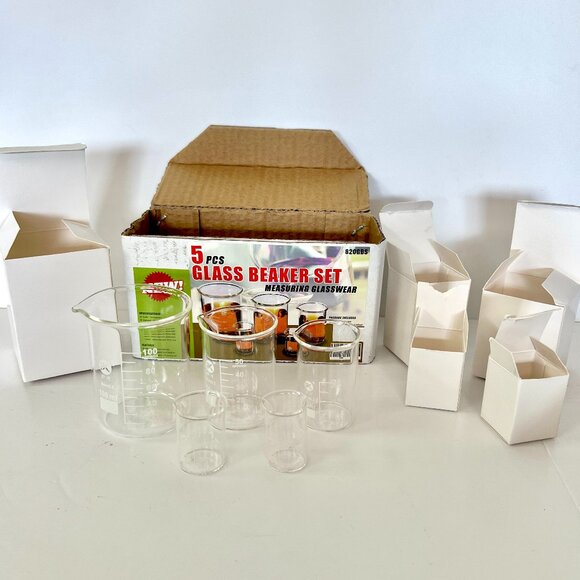 NWT 5 Piece Small Borosilicate Graduated Glass Measuring Beaker Set - Picture 3 of 8